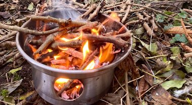 Autumn Wild food Foraging and Campfire Cooking